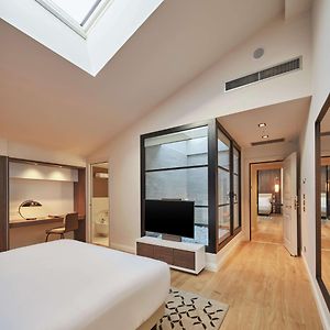 Deluxe Family King Room