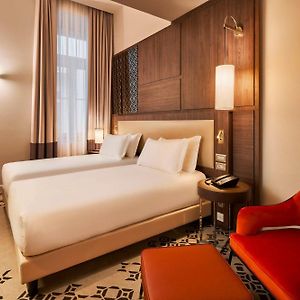 Camera con letto king size